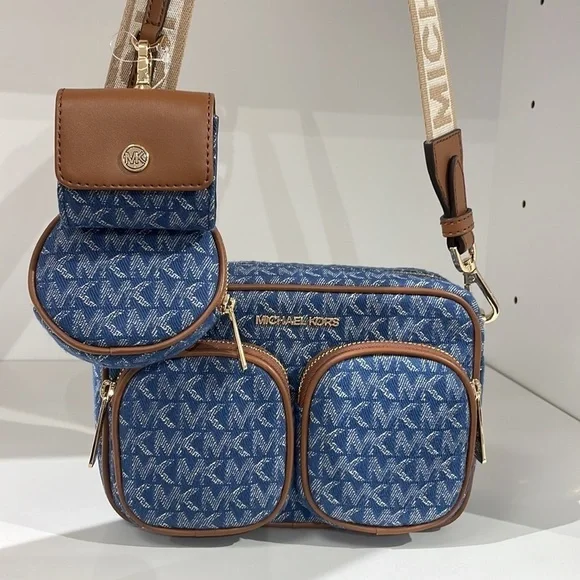Michael Kors Denim 💙Jet set travel pocket
crossbody tech pouches AirPods case - Picture 2 of 11